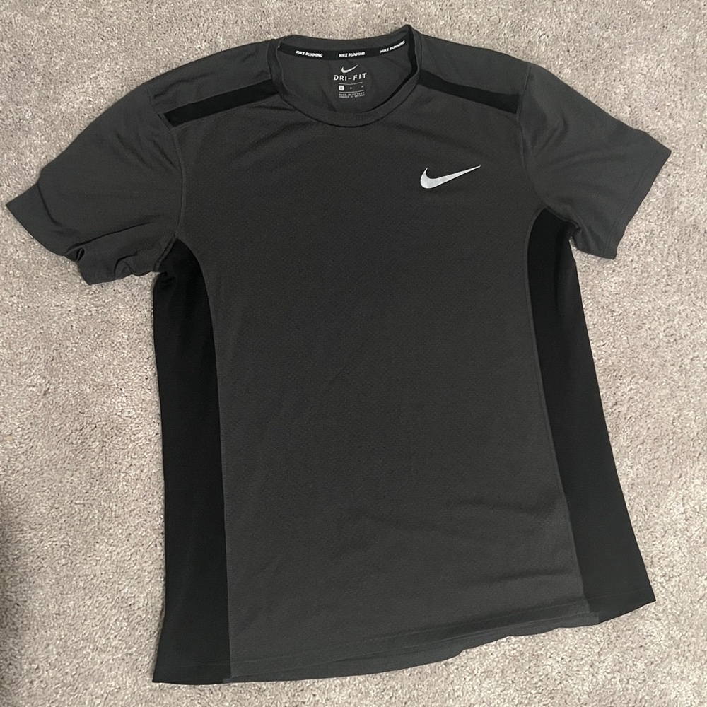Men’s Nike Dri fit short sleeve tee